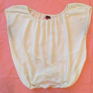 Vince Camuto M Elastic Waist Top Flutter Sleeves